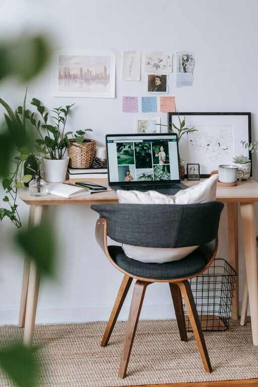 Simple Ways to Personalise Your Workspace for Better Comfort and Productivity